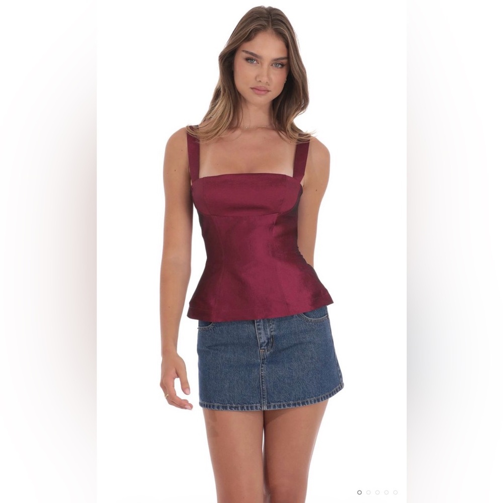 NWT Peplum Back Bow Top in Magenta Small